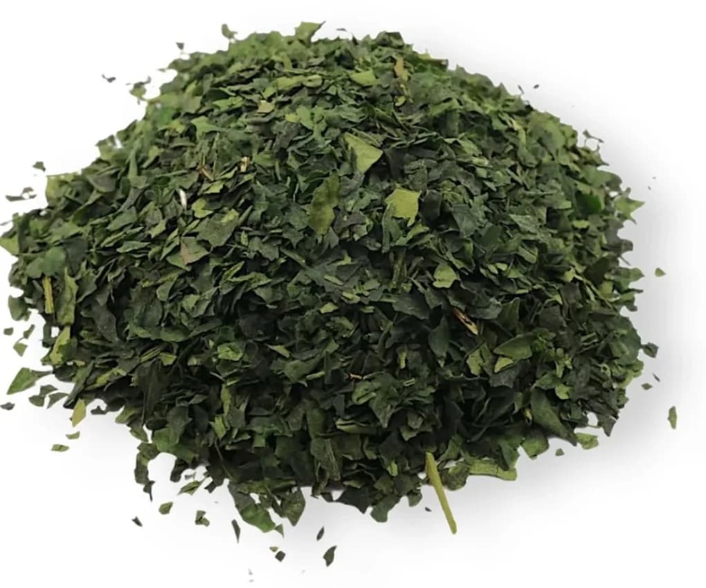 Tumpukan daun tencha kering